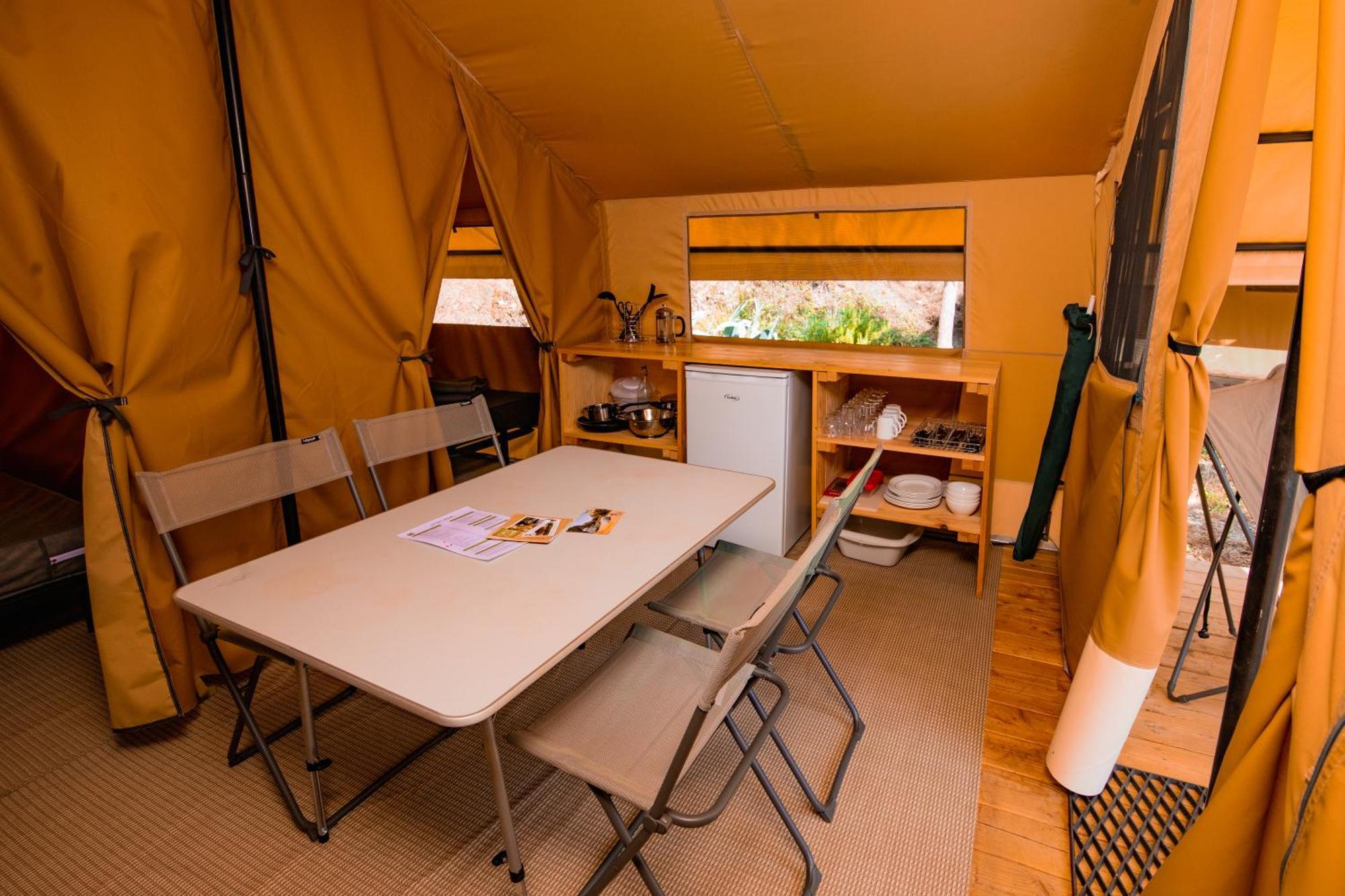 Camping Onlycamp Pierre & Sources 沃勒维克 外观 照片